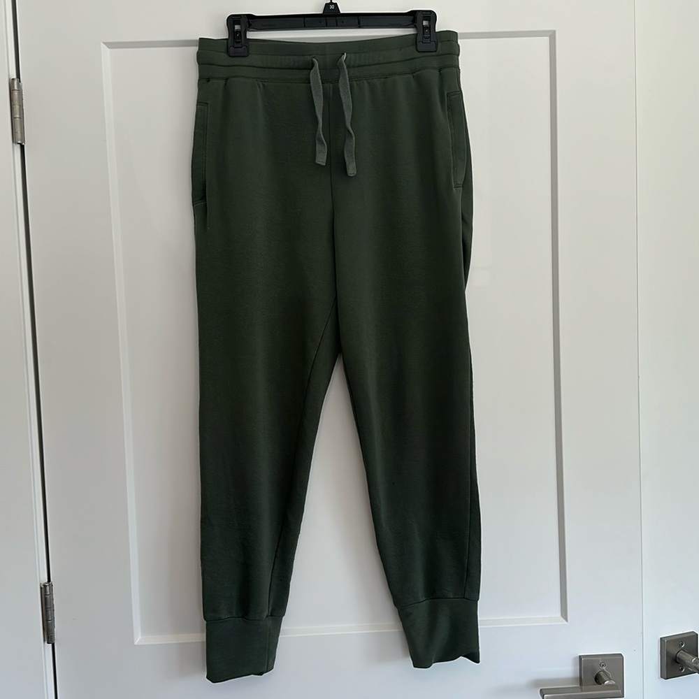 Fabletics dark green jersey knit joggers